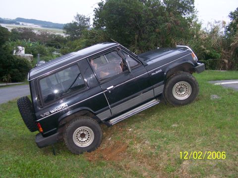 1989 Mitsubishi Montero - well heres a better look at the short wheel base stock height problem wene trying to climb a steep hill
