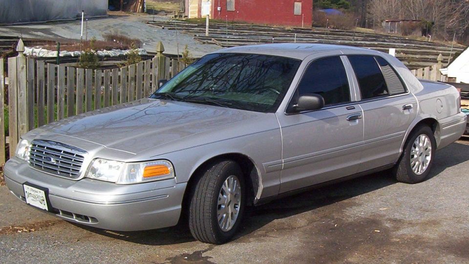 2004 Ford Crown Victoria
