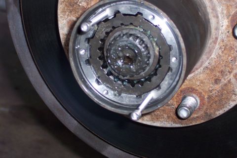 1996 Ford Bronco - Manual locking hub assembly shown in detail.