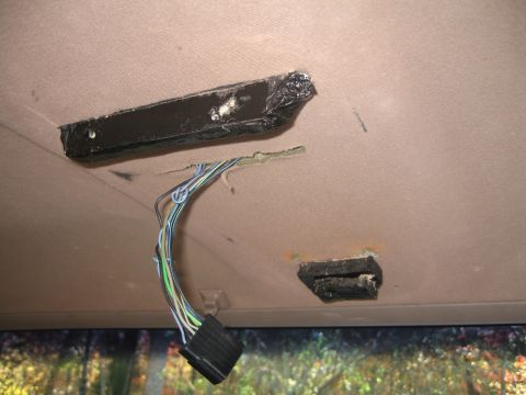 1996 Ford Bronco - This is where the wood is screwed into the headliner. It is also fastened with alot of gorillaglue.