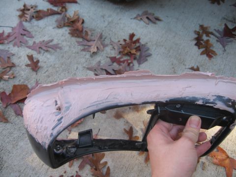 1996 Ford Bronco - When I first posted pictures, I noticed the large divits in my bondo. Here i am filling in the voids and perfecting the edge that meets the…