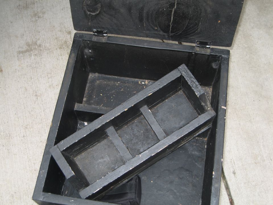 Shows the removable part of the inside.