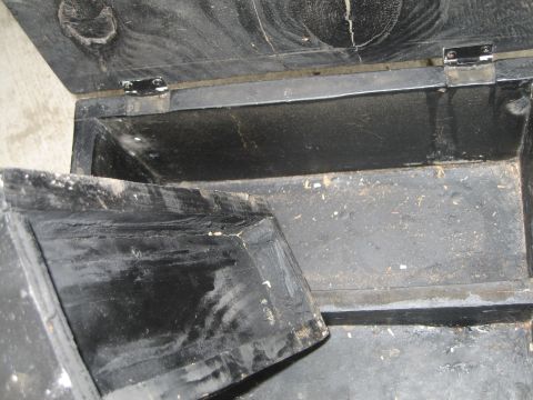 1996 Ford Bronco - Show the 'secret' compartment.