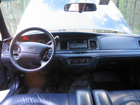 1991 Ford LTD Crown Victoria - Interior view of a 1991 Ford Crown Victoria LTD, the dashboard and steering wheel.