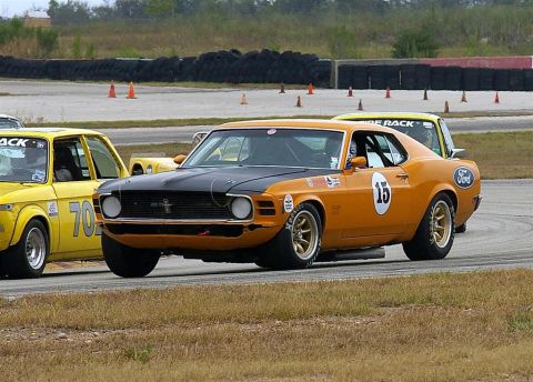 1970 Ford Mustang - watch out for furrin cars