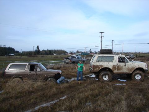 1996 Ford Bronco - Chris pulling out Lacy