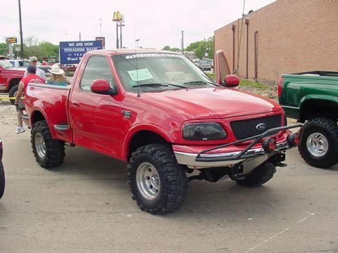 2001 Ford F-150 - all cleaned up, the frame horns hacked off now