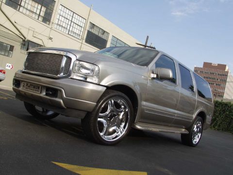 2000 Ford Excursion photo