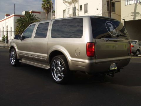 2000 Ford Excursion photo