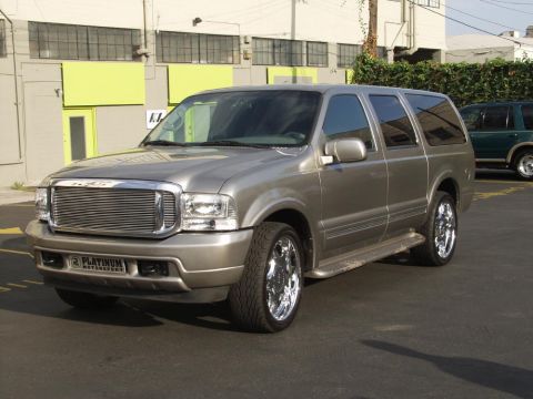 2000 Ford Excursion photo