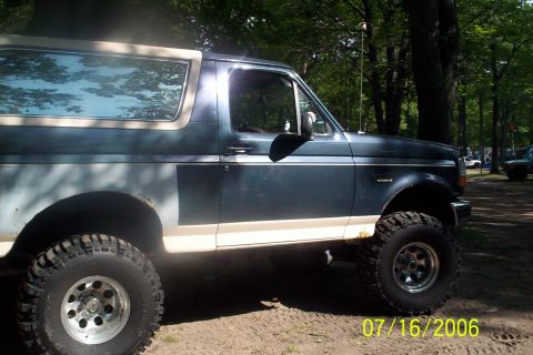 1993 Ford Bronco photo