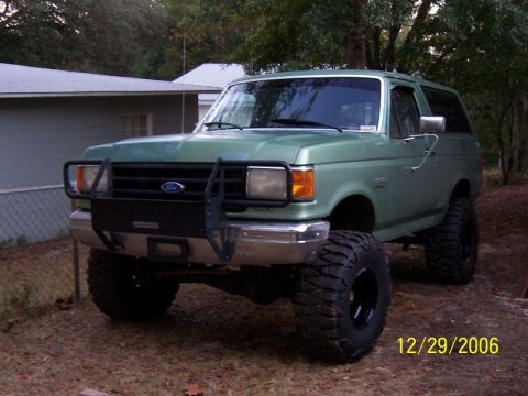 1991 Ford Bronco - This lifted 1991 Ford Bronco is ready for off-road adventures.