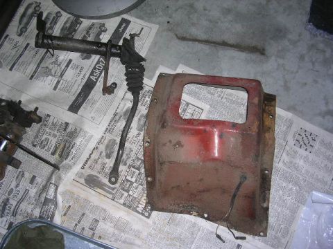 1975 Ford Ranchero - The shifter hump and Z-bar and equlizer bar