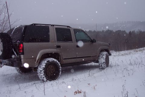 2000 Chevrolet Tahoe - This SUV is equipped with large tires for snowy conditions.