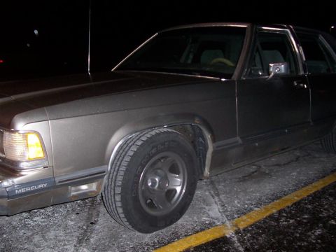2002 Ford Crown Victoria photo