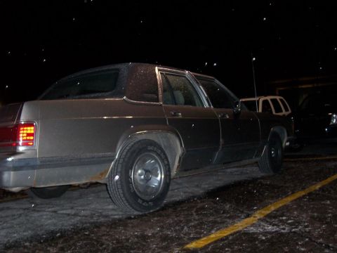 2002 Ford Crown Victoria photo