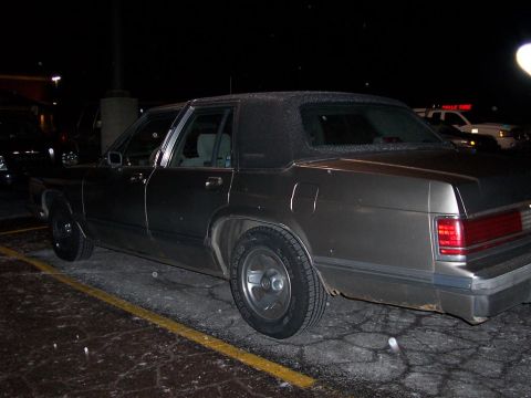 2002 Ford Crown Victoria photo