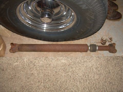 1988 Ford Bronco - Pulled the front shaft on the '88 bronco. Hindered by lots of rust and took a lot of lube to bust the half inch nuts loose. Also the caps w…