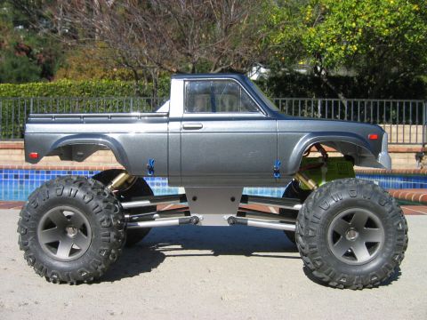 1985 Ford Bronco - This RC truck has a body resembling an older pickup, but it is not a 1985 Ford Bronco.