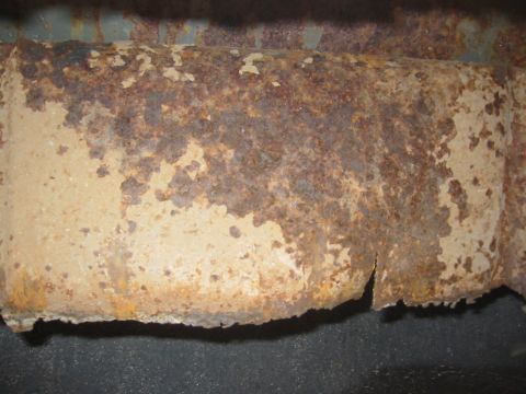 1995 Ford Bronco - rust on top side of drivers side inner fender. i will be cutting all of this piece out