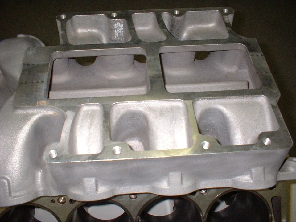 Aluminum intake manifold with eight ports