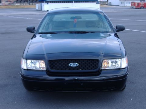 2001 Ford Crown Victoria - Frontal view of a black 2001 Ford Crown Victoria.