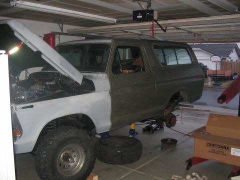 1978 Ford Bronco - first day in garage, fixing back leaf springs.