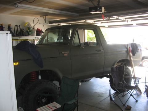 1978 Ford Bronco - finished painting front end