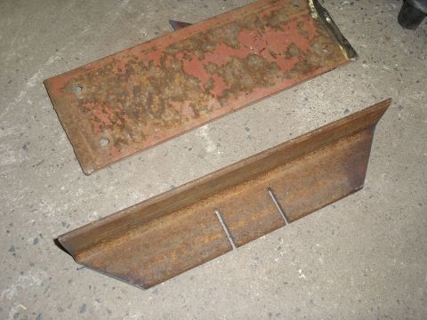 1990 Ford Bronco - parts is getting cut.