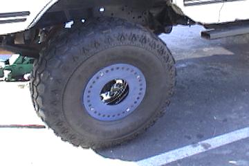 1991 Ford Bronco - new beadlocks!