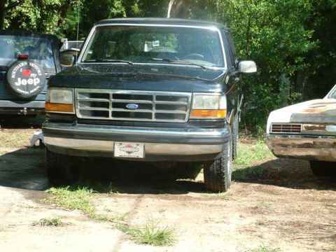 1992 Ford Bronco - This Ford truck has a grille design consistent with the early 1990s, but it is not a Bronco.