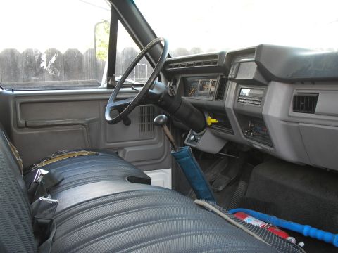 1999 Ford F-800 - different interior shot...see the stick. no Auto for me... :)