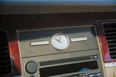 2003 Lincoln Town Car photo