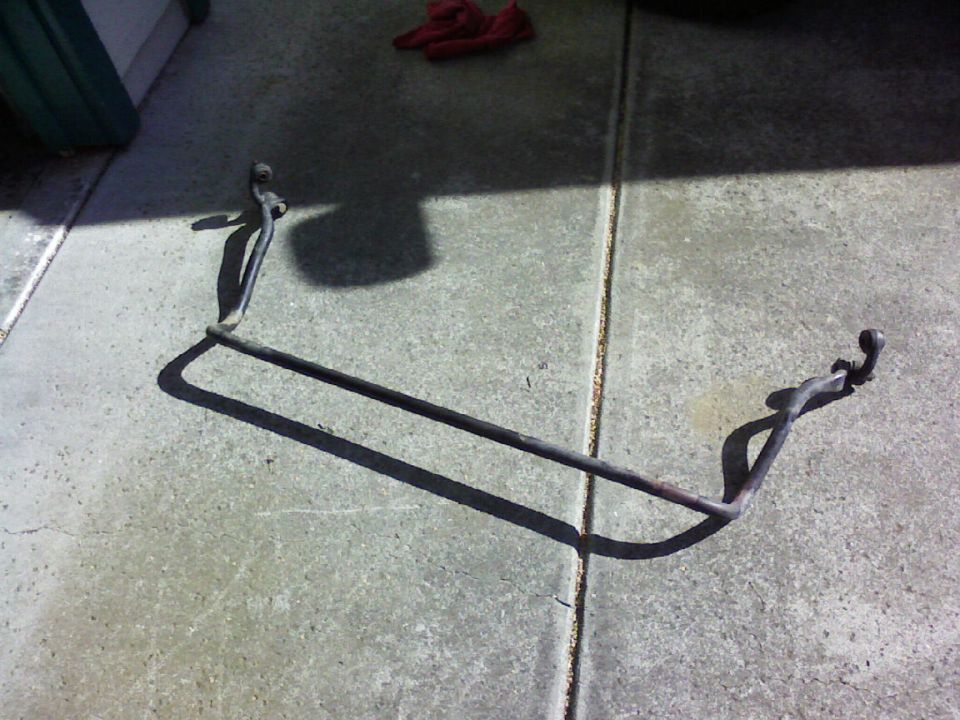 Sway bar on concrete ground
