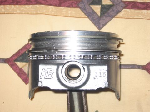 1988 Mercury Grand Marquis - KB hyperutectic pistons with rings and reman'd rods side closeup Jan. '07