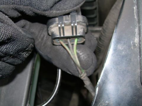1997 Ford F-150 - Light green: High beam Dark green: Low beam Black: Ground