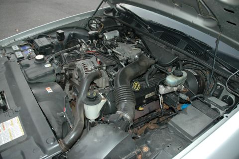 2003 Ford Crown Victoria photo