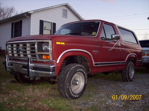 1986 Ford Bronco - No mo' runnin boards...crappy pic