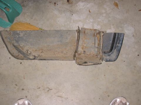 1995 Ford Bronco - there is the undamaged corner that was cut out.