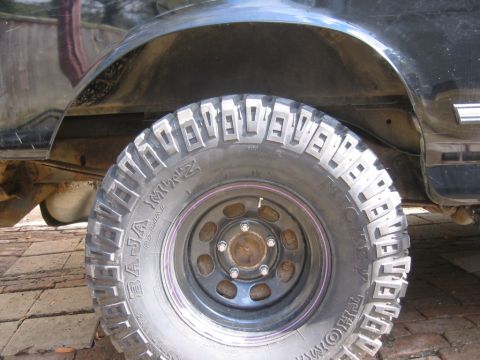 1995 Ford Bronco - i didn't remove any metal from the front of the opening. i might have to later but for now it's staying there.