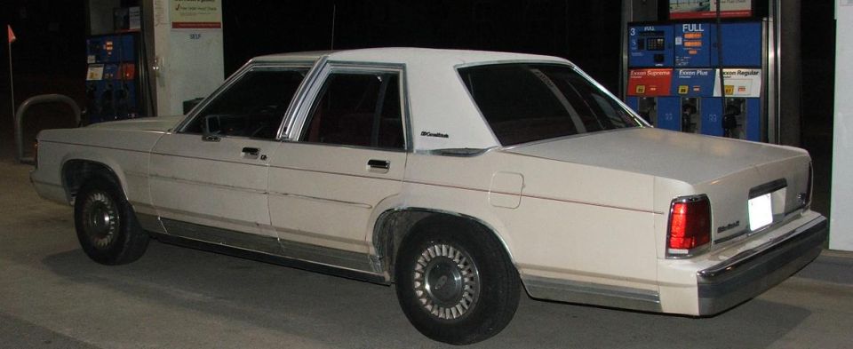 1991 Ford Crown Victoria LTD “badass beater”