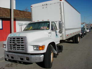 1999 Ford F-800 - picture from the ad on Craigslist.