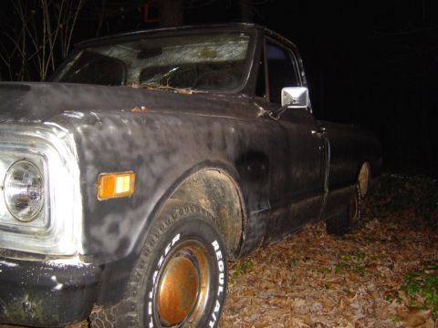 1986 Ford Bronco - This truck appears to be from the late 1960s or early 1970s, not a 1986 model.