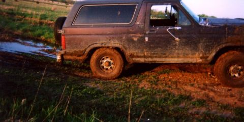 1982 Ford Bronco - dont ya just love the flex