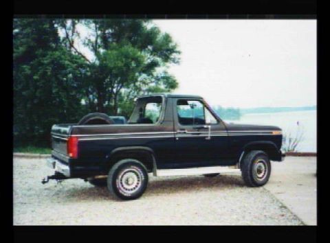 1984 Ford Bronco photo