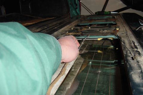 1996 Ford Bronco - The new clip needs to go on the end of this wire