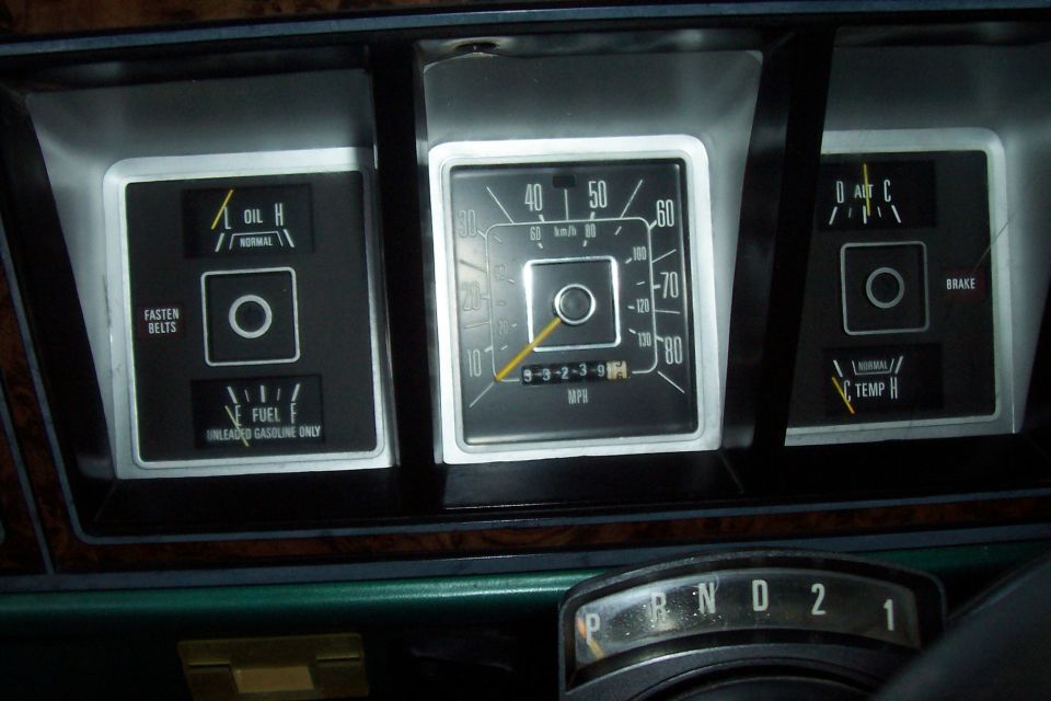 Gauge cluster in truck now. Odometer reads 33,200 miles. THIS IS NOT THE ACTUAL MILAGE. The other original gauge cluster reads over 60,000 miles. I don't know if thats 160,000 or 260,000 or what