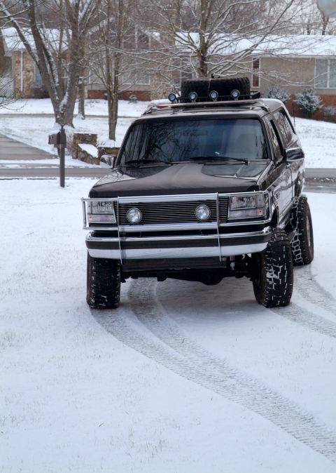 Snow 2/2/07 - 1995 Ford Bronco