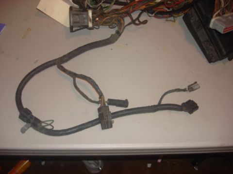 1983 Ford Bronco - this is the wiper/ cruse control end of the motor harness.