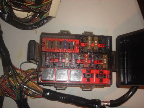1983 Ford Bronco - i am going to use the stock ford relay/aux fuse box.